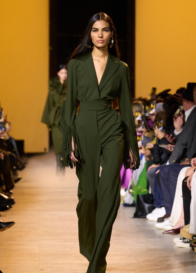 إطلالة من Elie Saab