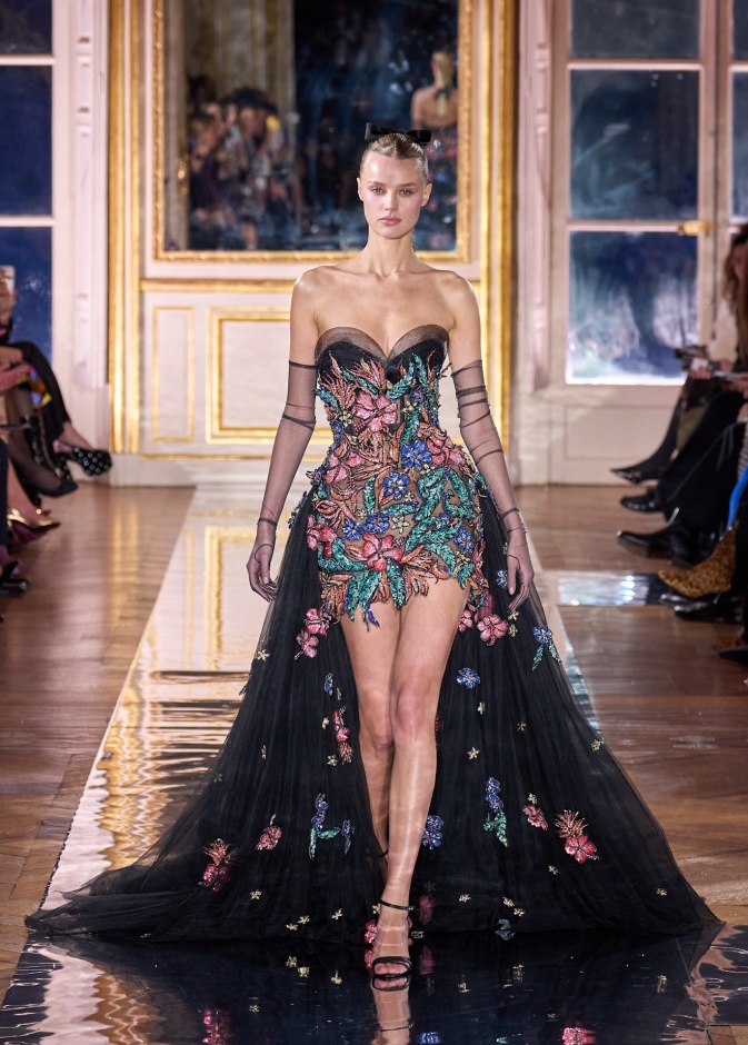 مجموعة Zuhair Murad للأزياء الراقية لربيع 2025