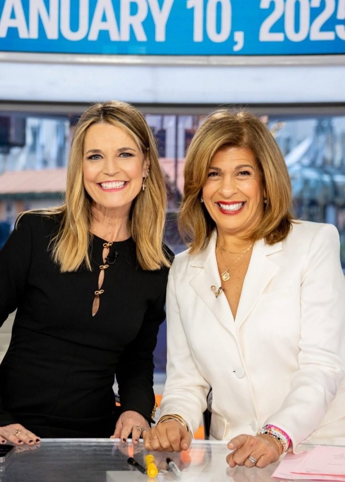 بالدموع وبحضور شركاء نجاحها.. هكذا ودعت الإعلامية هدى قطب جمهورها بعد رحلة طويلة مع برنامج "Today"