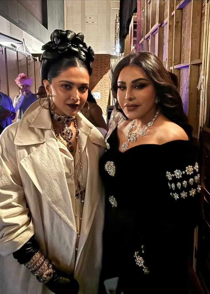 أحلام وديبيكا بادكون