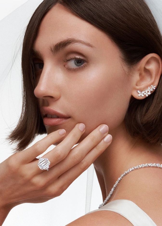 أروع الأحجار الكريمة المعبرة عن الحب الصورة من Graff