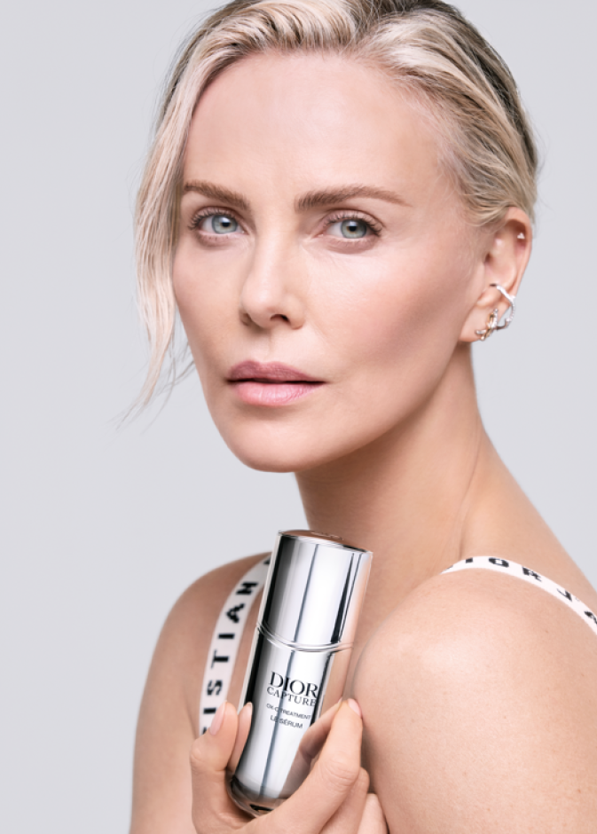 تشارليز ثيرون السفيرة الجديدة لـ Dior CAPTURE 