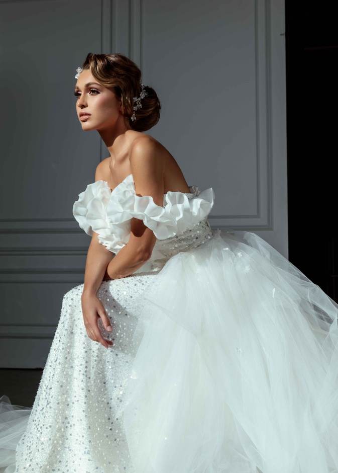 ألوان شعر عروس بخصلات عسلية ساحرة بأنامل ماغي سمعان