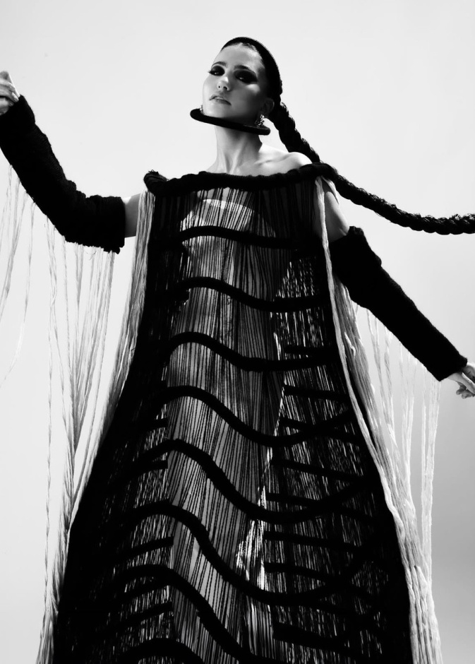 تصميم "الروح" المستوحى من العِقال من علامة قُرمز