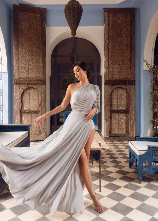 كيف تغيرت إطلالات بسمة بوسيل بعد عودتها للفن؟