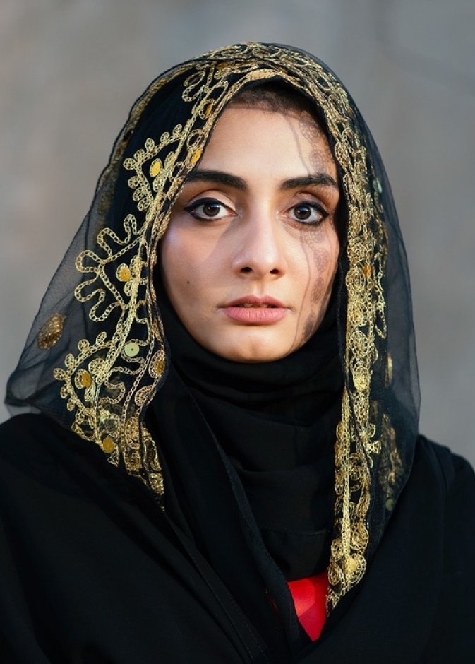  الفنانة فاطمة النمر الصورة خاصة بمجلة هي من تصوير راكان الرحبي