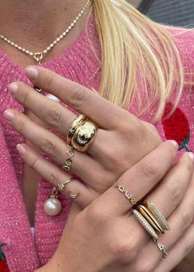 المجوهرات الذهبية البارزة لاشراقة لافتة في 2025 الصورة من Eden Presley