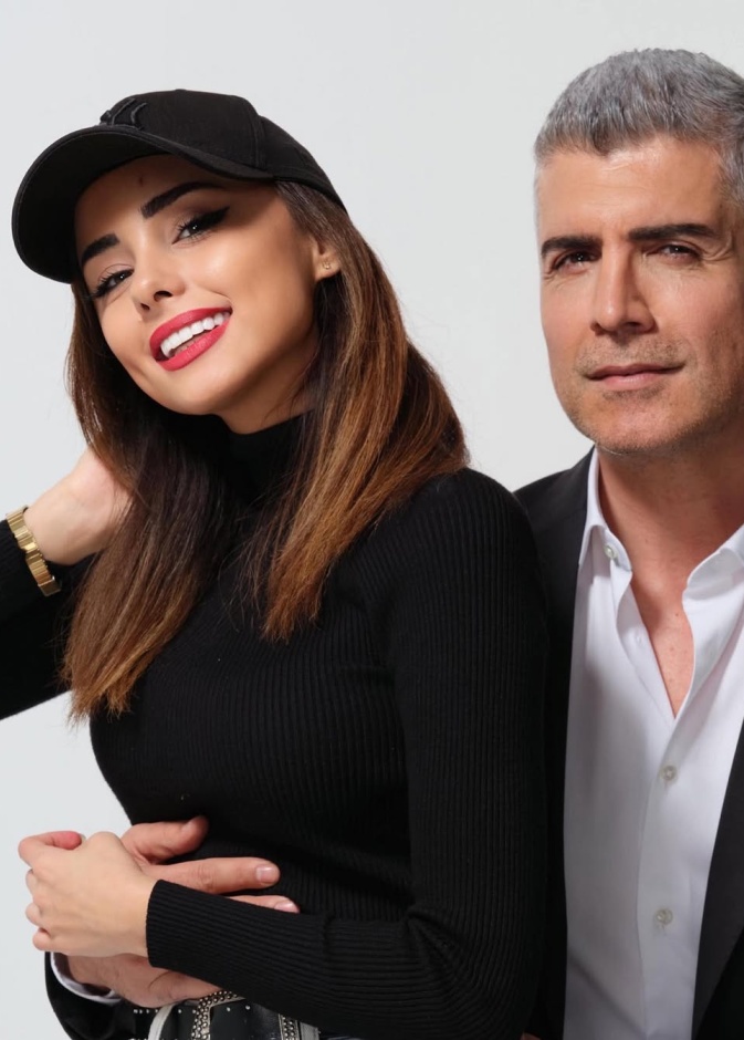 أوزجان دينيز: النجم التركي الذي تحولت حياته إلى مسلسل درامي حقيقي