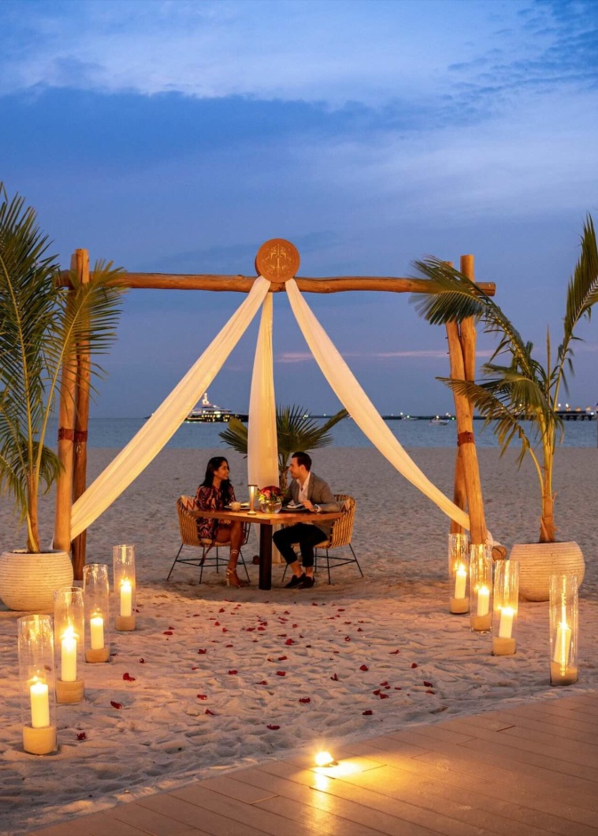 دبي تتمتع بتنوع الأماكن السياحية، ومنها ما هو مليء بالإثارة والرومانسية