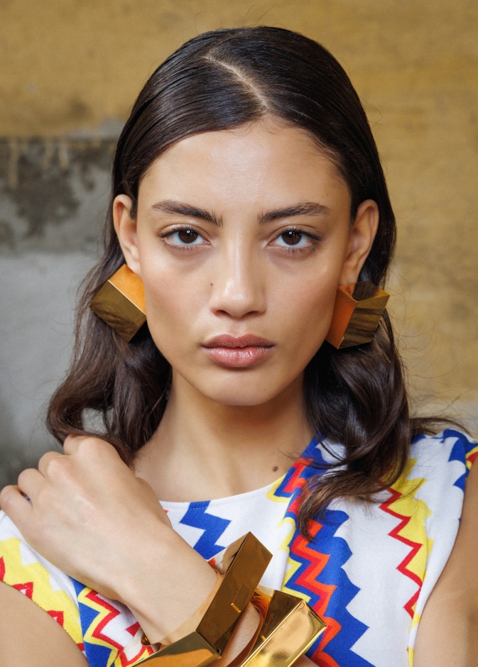 فوائد استعمالات حمض الهيالورونيك