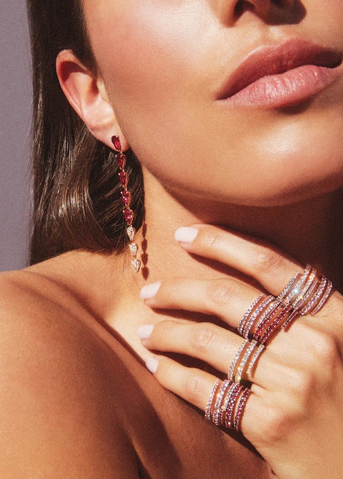 مجوهرات ياقوت أحمر مثالية لاطلالتك الراقية في عيد الحب الصورة من Anita Ko