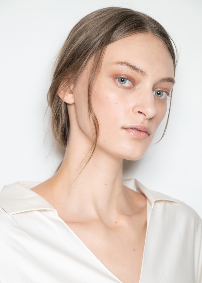 صيحة البشرة اللماعة والغلوسي من دار Kallmeyer