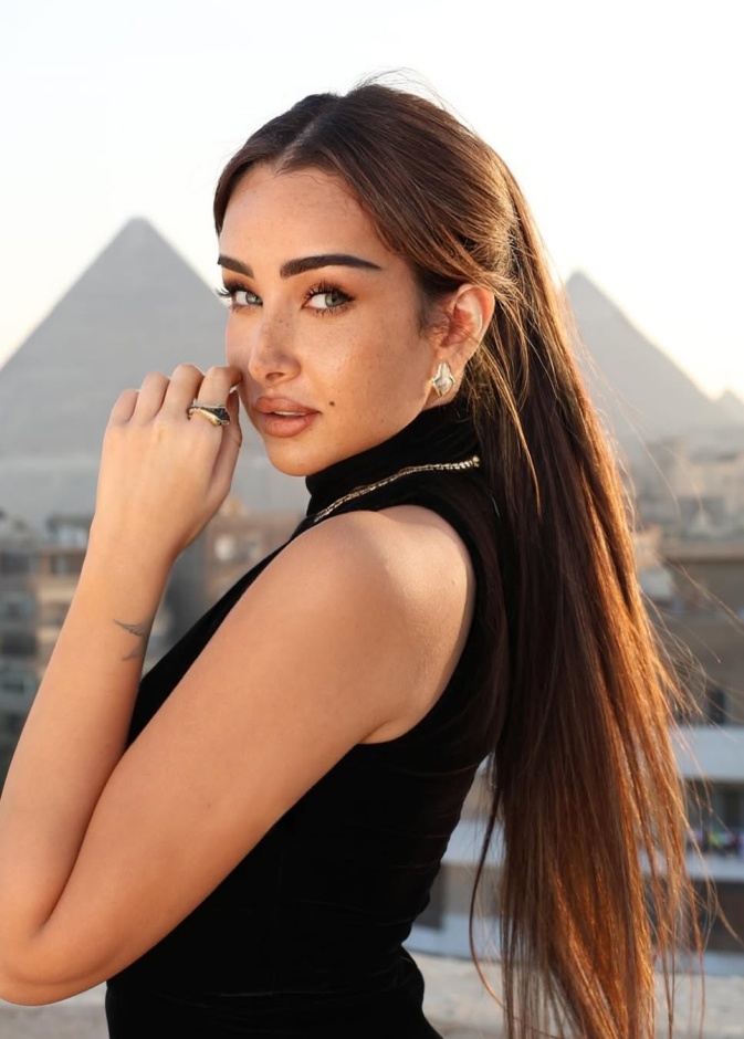 هنا الزاهد صورة من انستغرامها