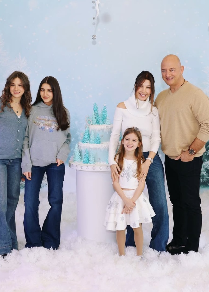 جمال متوراث بين نانسي عجرم وبناتها الثلاثة في احدث ظهور.. اليك تفاصيل اطلالاتهن