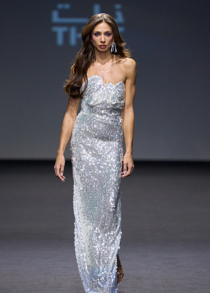 في ختام أسبوع دبي للموضة لشتاء 2026 تصاميم تحاكي المرأة الأنيقة