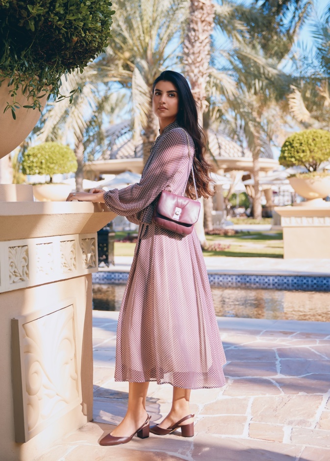 Tommy Hilfiger تكشف عن تشكيلة ربيع 2025 مع حملة إعلانية من بطولة علا فرحات وفيصل الغزّاوي