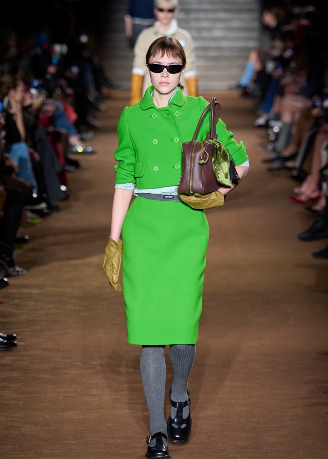 ميو ميو تهيمن على عالم الموضة كأكثر العلامات التجارية رواجاً