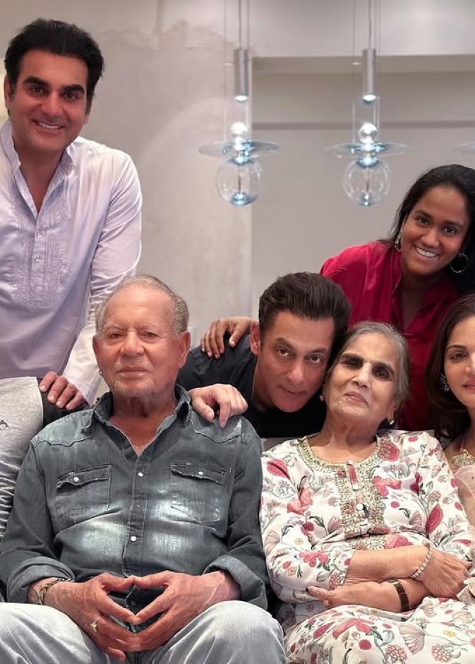 سلمان حان مع عائلته