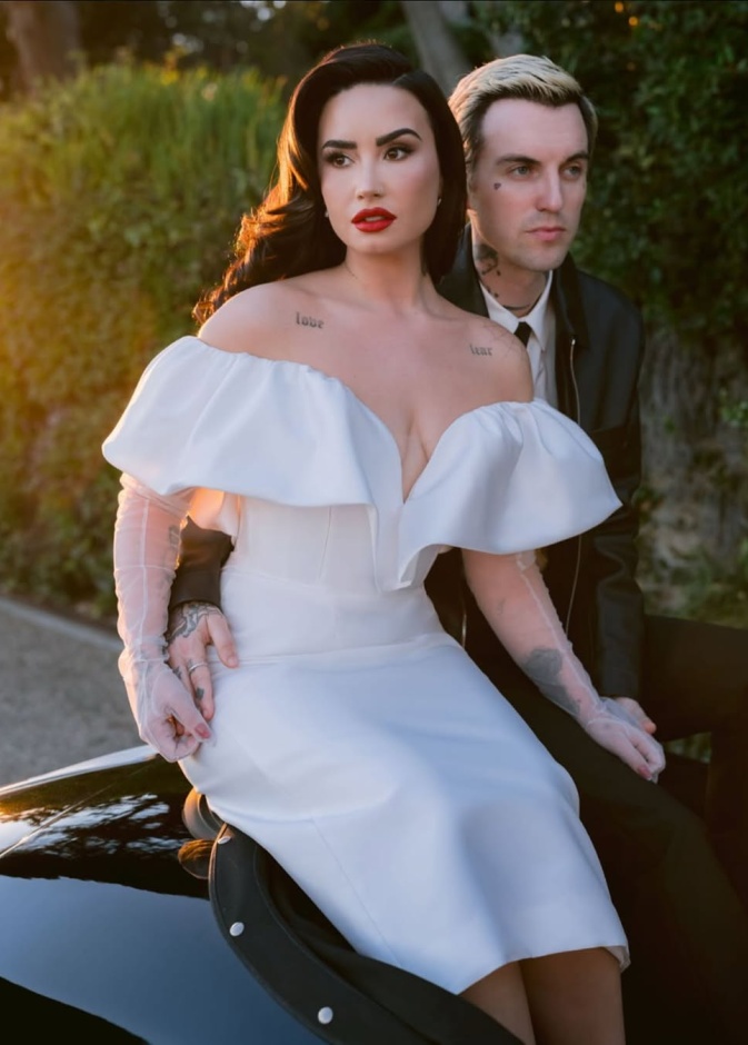 ديمي لوفاتو وجوردن لوتس