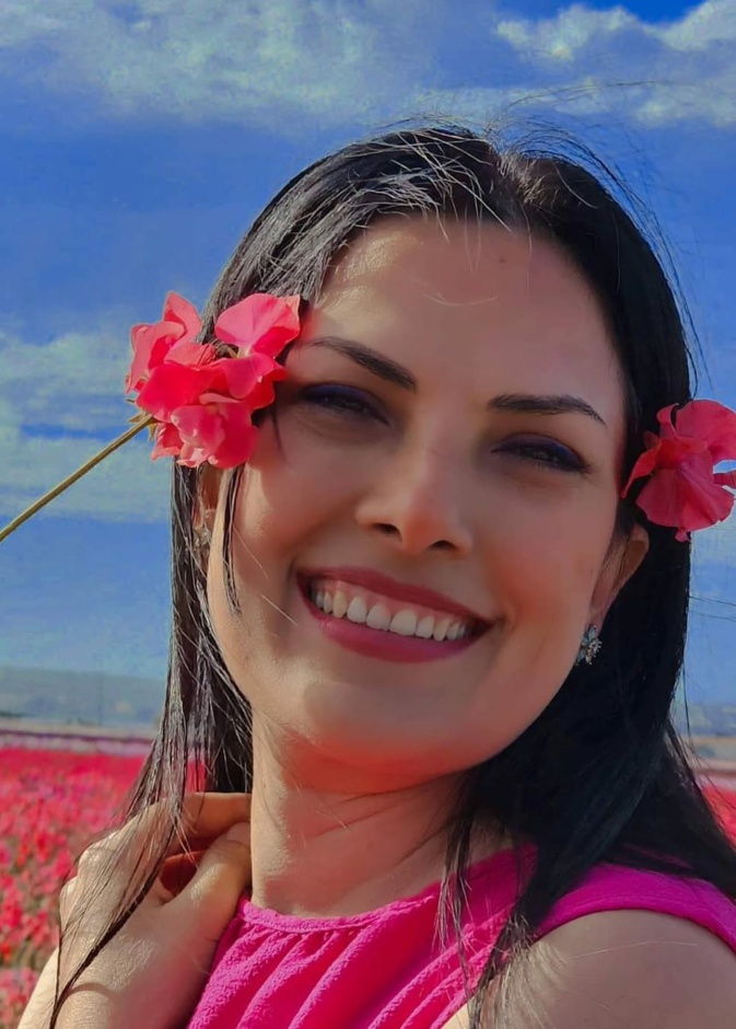 المطربة السورية ميس حرب مواليد 9 مارس