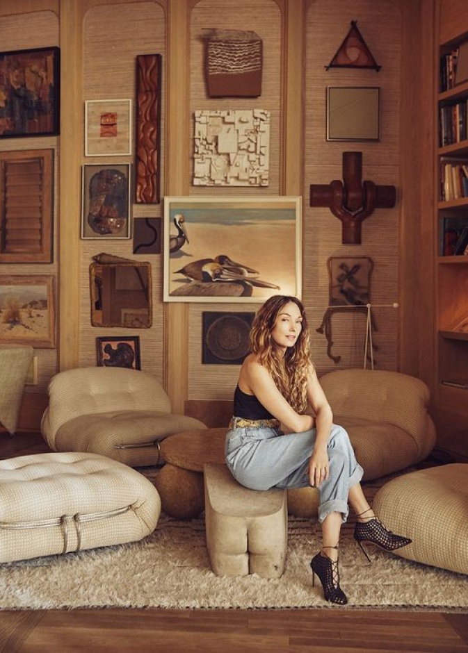 أحدثت كيلي ويرستلر ثورة في عالم التصميم من خلال مزج الفخامة، الفن، والأنماط الجريئة