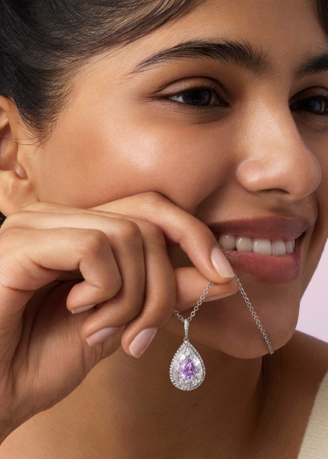 مجوهرات SHINE من الجمشت والكريستال الصخري