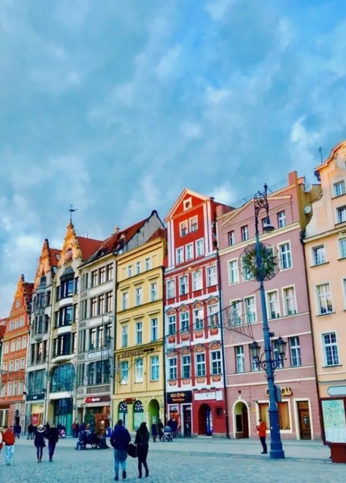 بولندا تجمع بين التاريخ والثقافة والطبيعة الخلابة