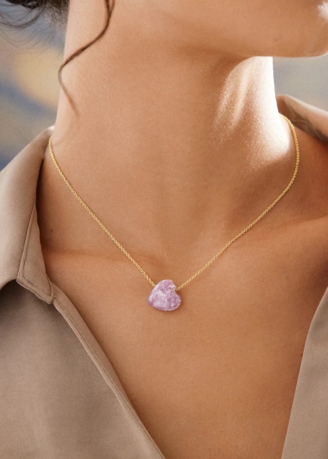 حجر الليبيدوليت في مجوهرات BaubleBar