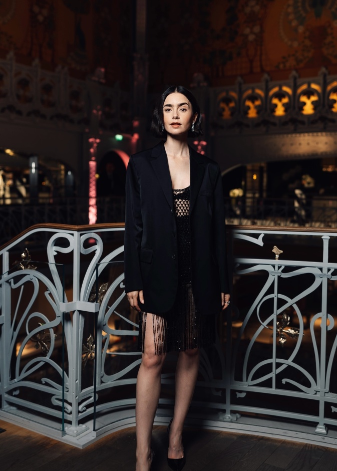 دار مجوهرات كارتييه التي تعشقها ليلي كولينز Lily Collins 