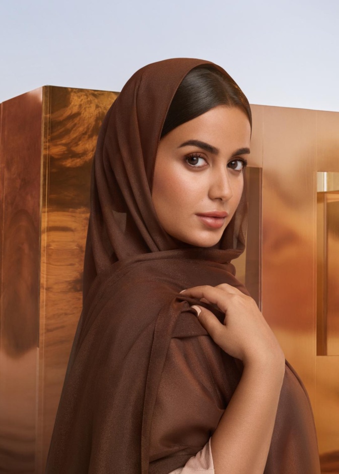 عارضة علامة كيكو ميلانو