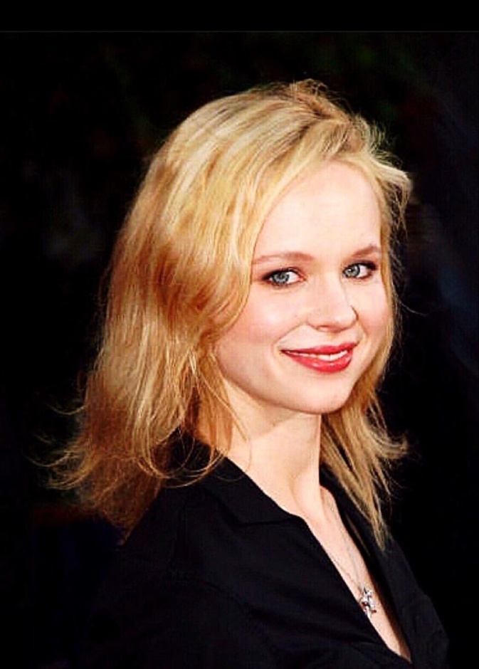 ثورا بيرتش Thora Birch مواليد 11 مارس