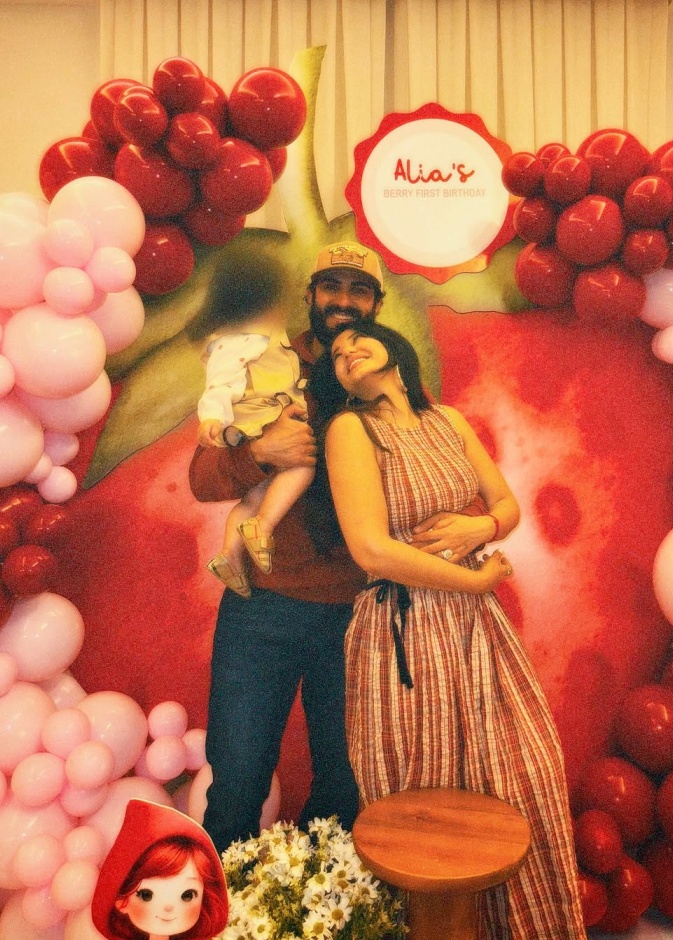 رحمة رياض تحتفل بعيد ميلاد ابنتها