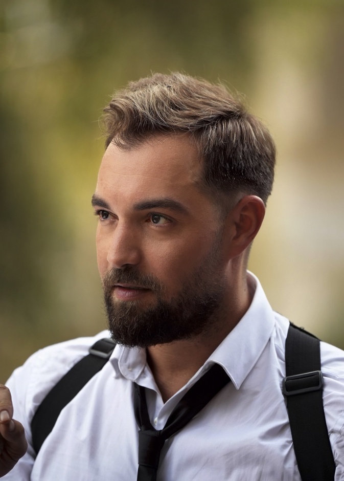 باسل الزارو لـ "هي": نجاح "الشرنقة" فاق التوقعات وانتظروني في فيلم سعودي