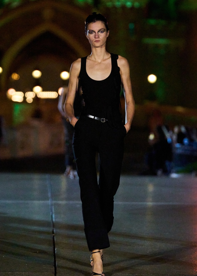 إطلالة من Coperni