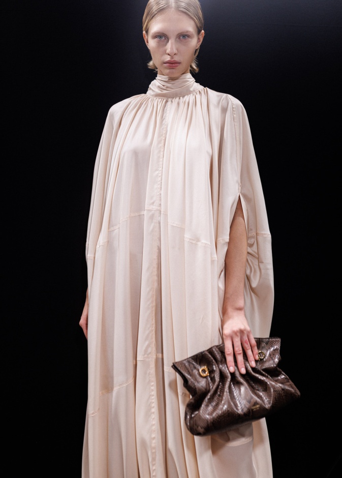 حقيبة لافتة من Ferragamo