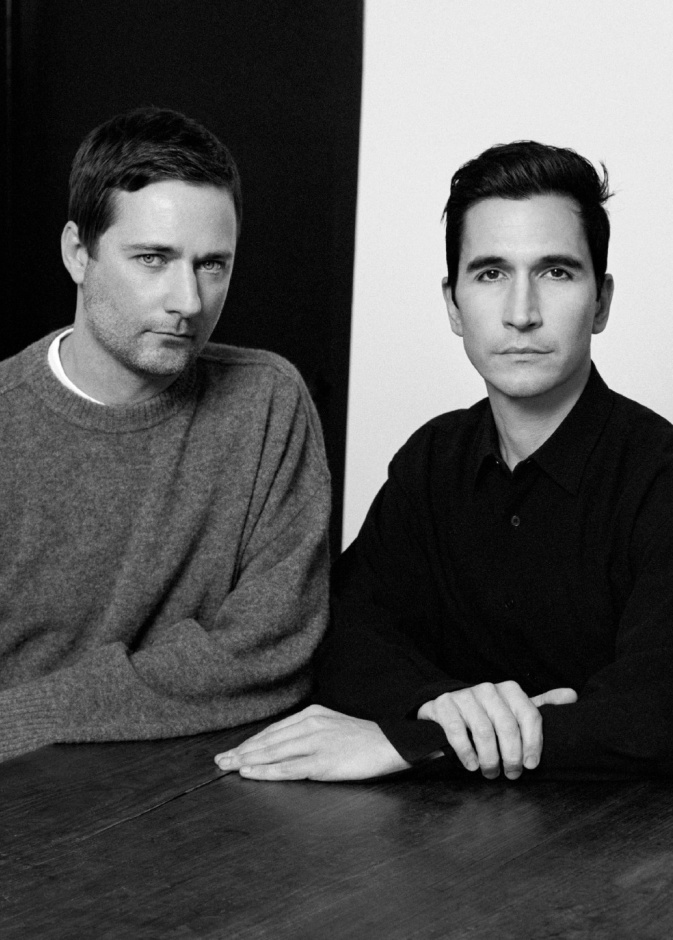 LOEWE تعيّن "جاك ماكولو" و"لازارو هيرنانديز" مديرين إبداعيين للدار 