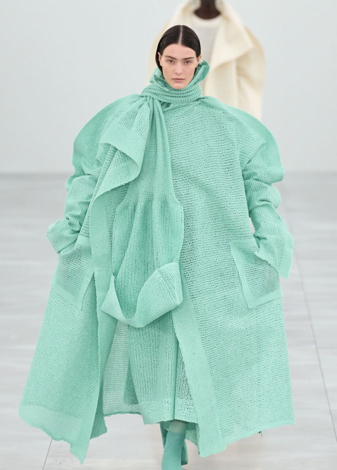 مجموعة Issey Miyake لخريف وشتاء 2025 في باريس