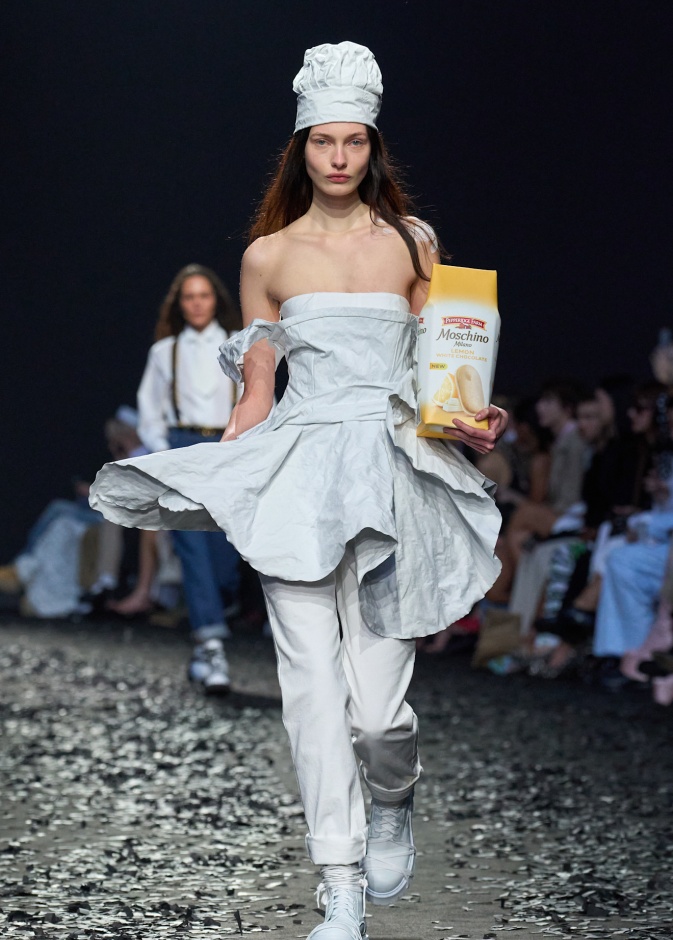 مجموعة Moschino لخريف وشتاء 2025