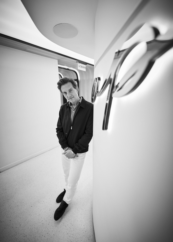 د. مايكل أبا 