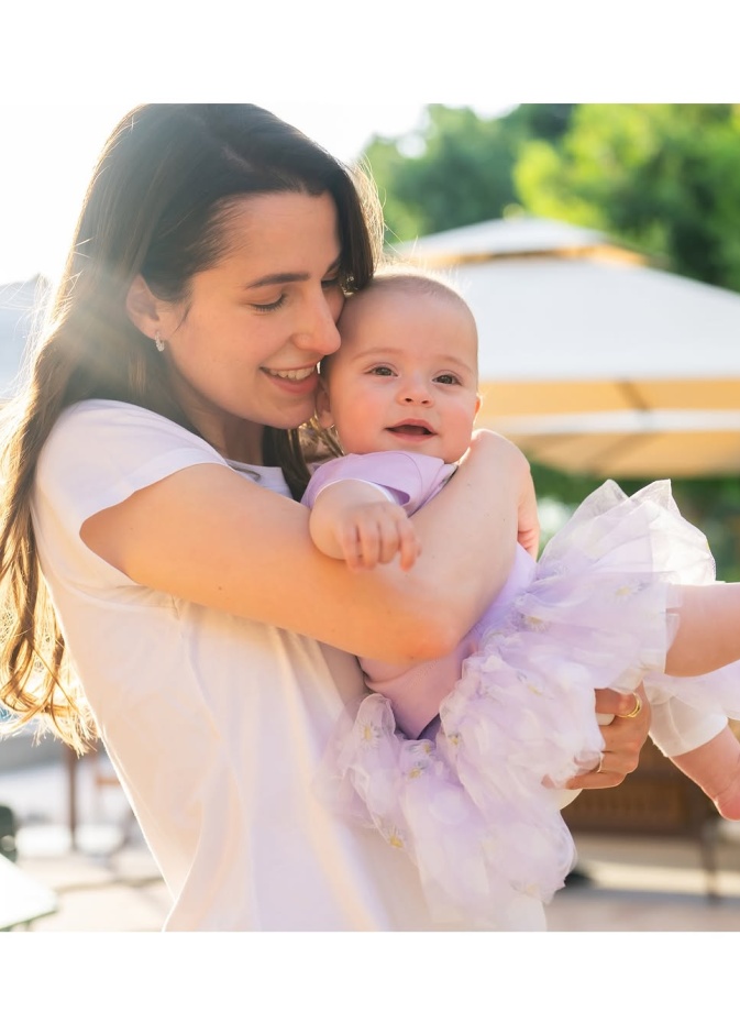 الأميرة رجوة مع الأميرة إيمان في عيد الأم