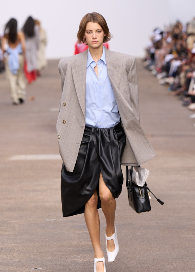 إطلالة من Stella McCartney