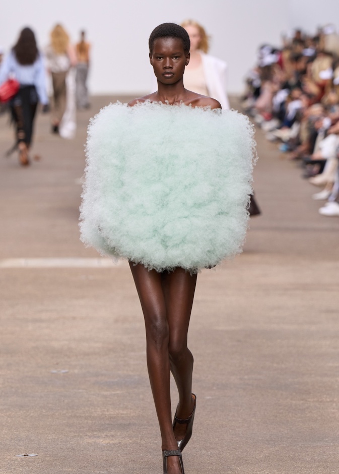 إطلالة من Stella McCartney