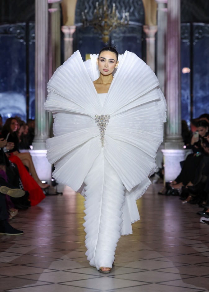 فستان عروس إستثنائي للمصمم عمران عثمان