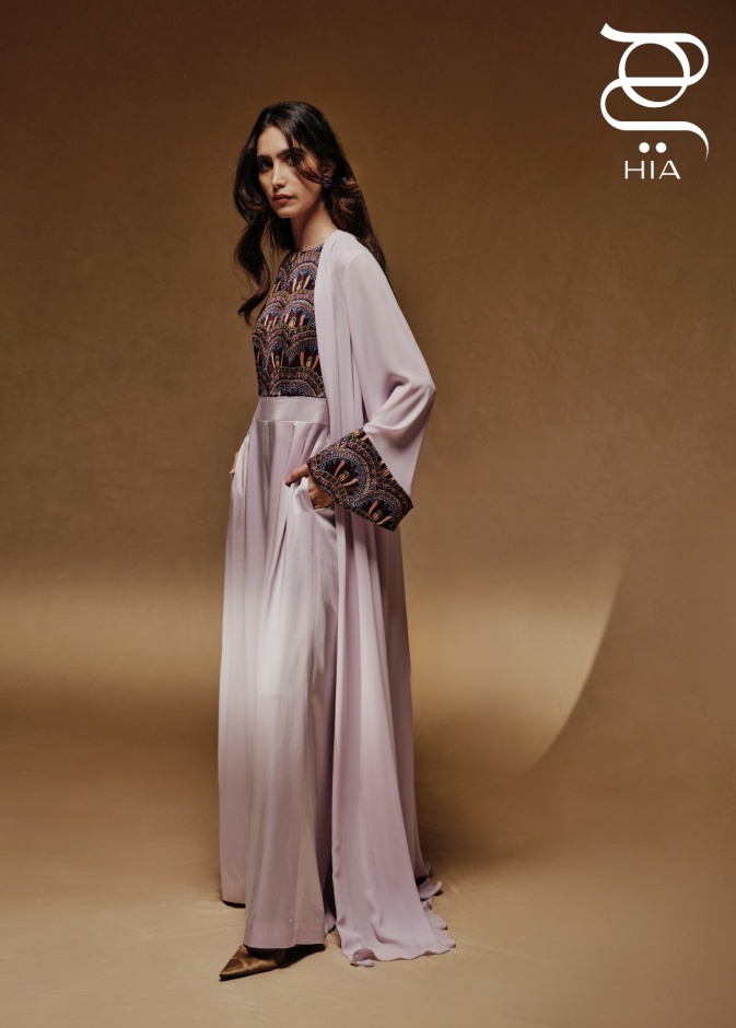 "حيث تلتقي الأنوثة بالقوّة"... جلسة تصويرية خاصة بـ"هي" ودار "ماروشيكا"