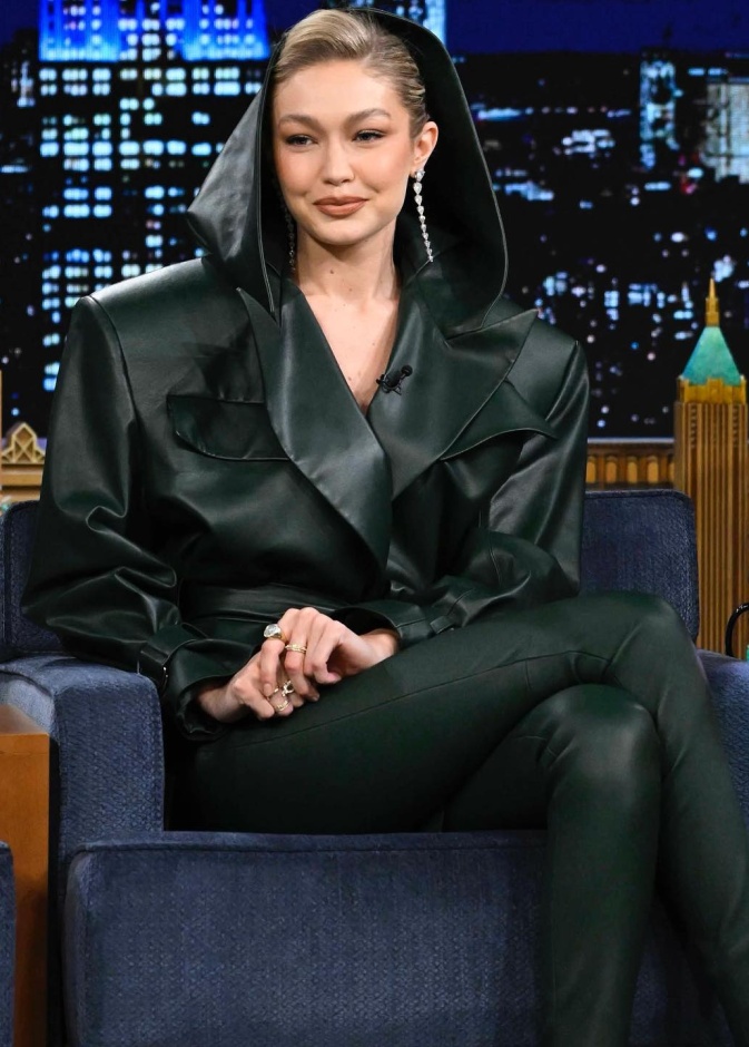 جيجي حديد Gigi Hadid مواليد 23 أبريل