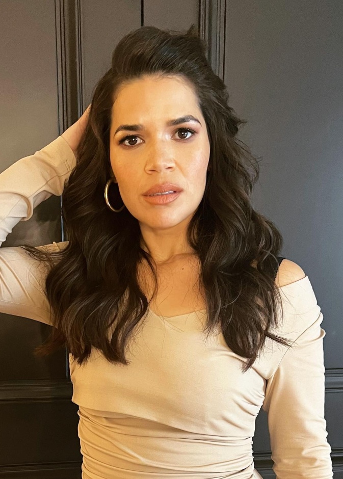  أمريكا فيرارا América Ferrera مواليد 18 أبريل