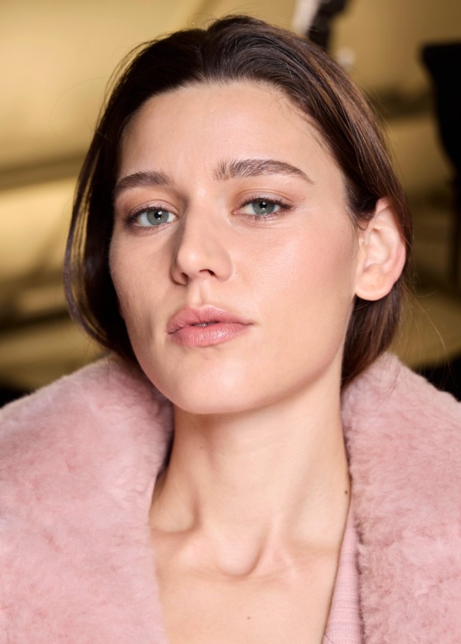 أسرار استعادة نضارة البشرة بعد السهر والاحتفالات