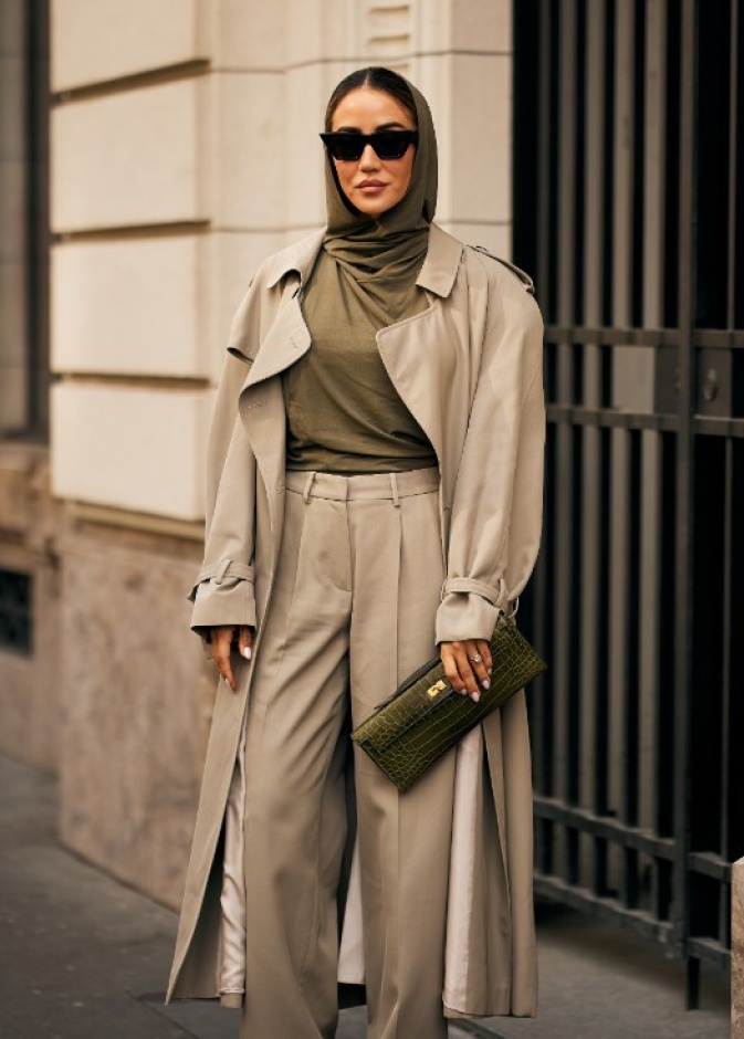 كيفية مزج الموضة الفاخرة مع الملابس العصرية نصائح من خبيرة أزياء هي الخاصة