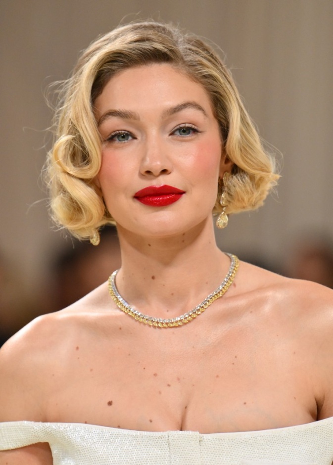إطلالات النجمات العالميات في حفل Met Gala عام 2024