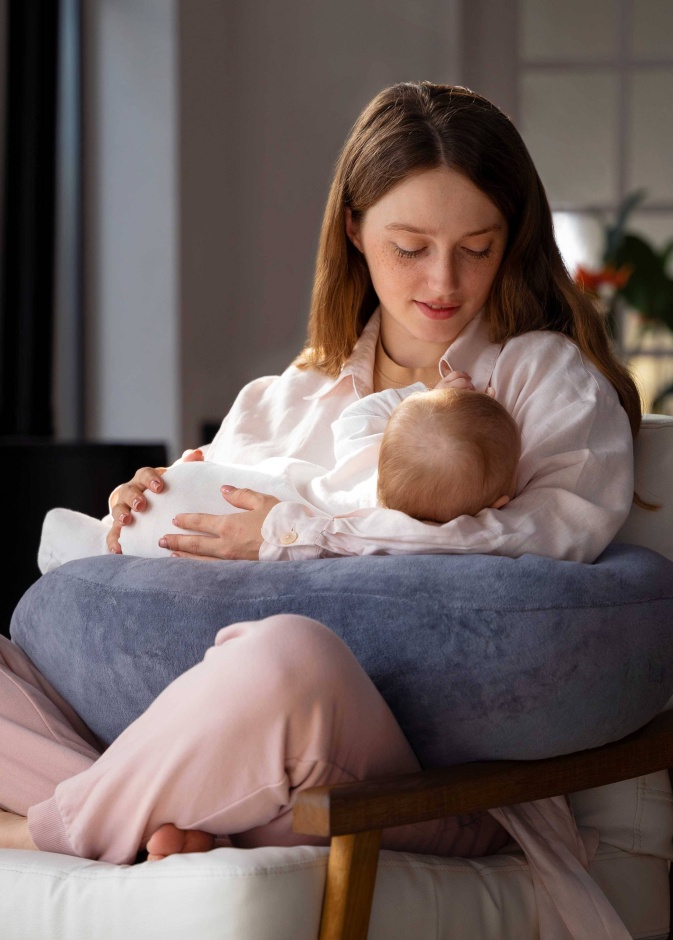 التواصل البصري بين الأم والمولود يعزز من الروابط العاطفية بينهما 